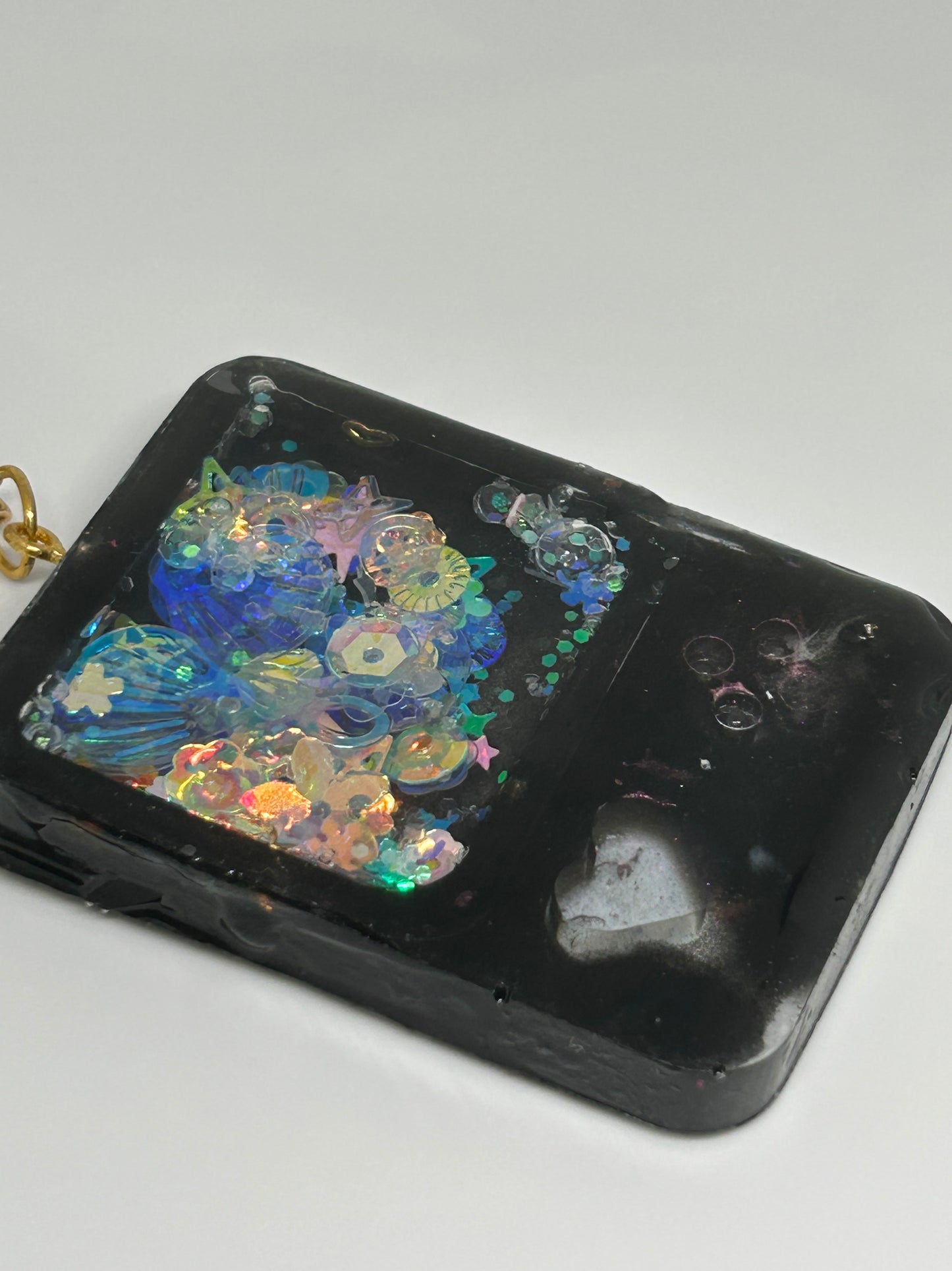 Resin Black & Gold Shaker Gamer Keychain